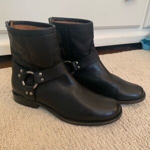 Frye Veronica Black Leather Ankle Boots